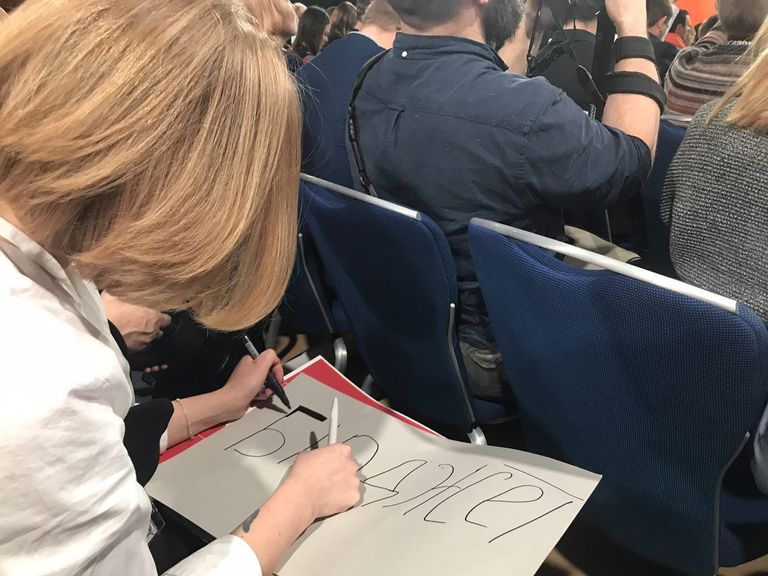  Журналисты во время ежегодной большой пресс-конференции президента РФ Владимира Путина. 14 декабря 2017