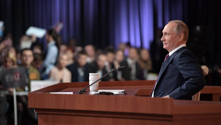 Президент РФ Владимир Путин во время большой ежегодной пресс-конференции Президент РФ Владимир Путин во время большой ежегодной пресс-конференции