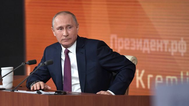 Президент РФ Владимир Путин на ежегодной большой пресс-конференции Президент РФ Владимир Путин на ежегодной большой пресс-конференции