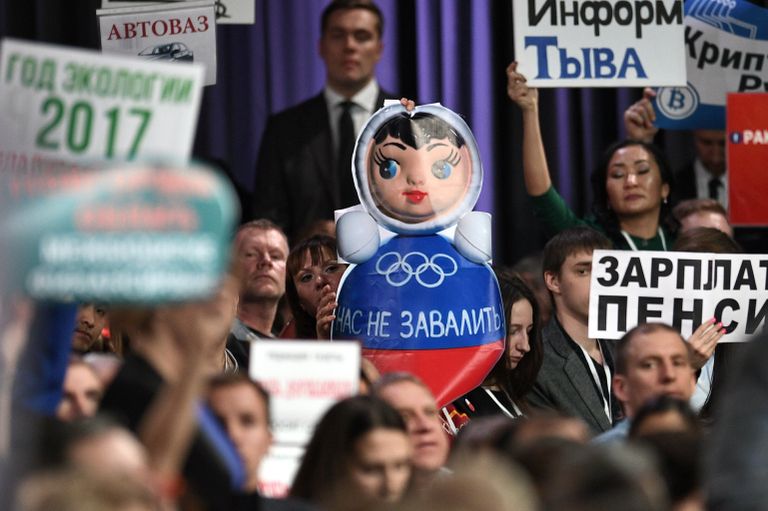 Журналисты на ежегодной большой пресс-конференции президента РФ Владимира Путина