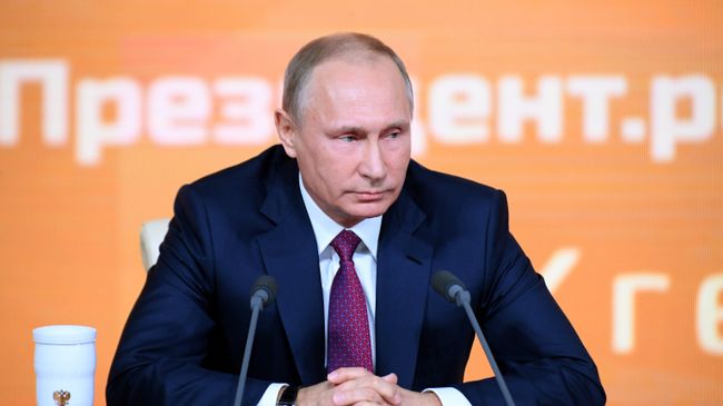 Президент РФ Владимир Путин во время большой ежегодной пресс-конференции Президент РФ Владимир Путин во время большой ежегодной пресс-конференции