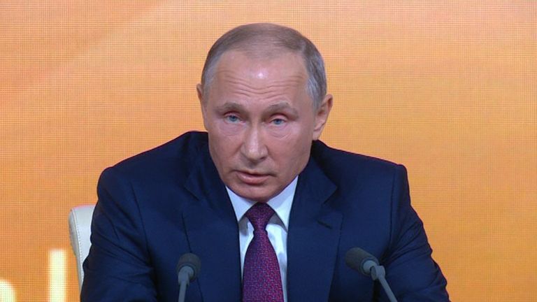 Путин ответил на вопрос о военных расходах анекдотом про кортик 