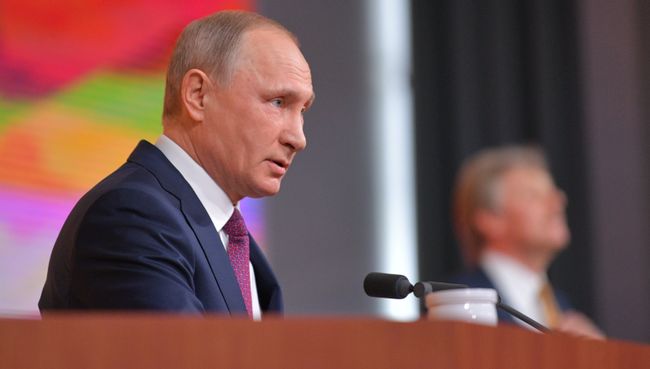 Президент РФ Владимир Путин во время большой ежегодной пресс-конференции