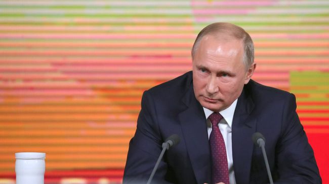 Президент РФ Владимир Путин во время большой ежегодной пресс-конференции