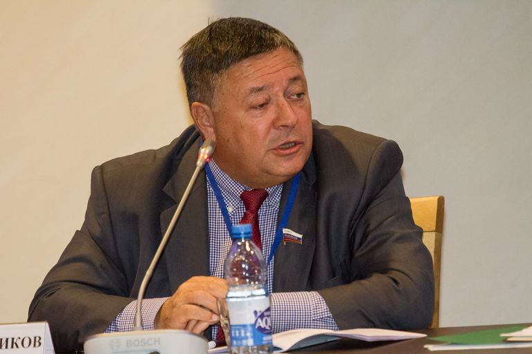 Председатель Комиссии Парламентского Собрания по экономической политике Сергей Калашников Председатель Комиссии Парламентского Собрания по экономической политике Сергей Калашников