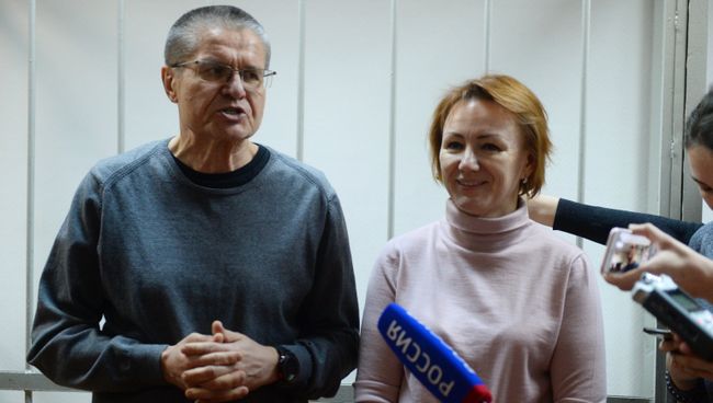 Алексей Улюкаев перед оглашением приговора в Замоскворецком суде Алексей Улюкаев перед оглашением приговора в Замоскворецком суде