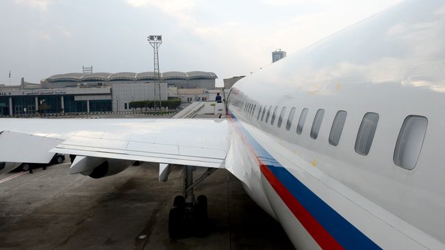 Российский самолет Ил-96 в Международном аэропорту Каир. Архивное фото Российский самолет Ил-96 в Международном аэропорту Каир. Архивное фото