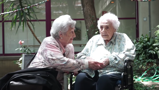 116-летняя Ана Мария Вела Рубио с 89-летней дочерью. Архивное фото 116-летняя Ана Мария Вела Рубио с 89-летней дочерью. Архивное фото