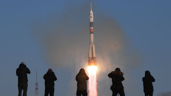 Пуск ракеты-носителя Союз-ФГ с транспортным пилотируемым кораблем Союз МС-07 с космодрома Байконур. 17 декабря 2017 Пуск ракеты-носителя Союз-ФГ с транспортным пилотируемым кораблем Союз МС-07 с космодрома Байконур. 17 декабря 2017