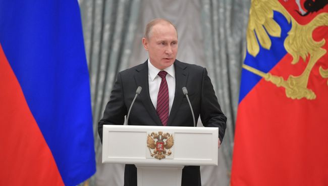 Президент РФ Владимир Путин на церемонии вручения государственных премий в области правозащитной и благотворительной деятельности. 18 декабря 2017 Президент РФ Владимир Путин на церемонии вручения государственных премий в области правозащитной и благотворительной деятельности. 18 декабря 2017