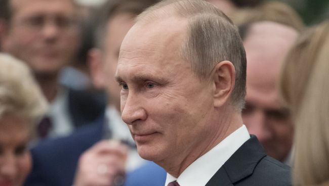 Президент РФ Владимир Путин на церемонии вручения государственных премий в области правозащитной и благотворительной деятельности. 18 декабря 2017 Президент РФ Владимир Путин на церемонии вручения государственных премий в области правозащитной и благотворительной деятельности. 18 декабря 2017