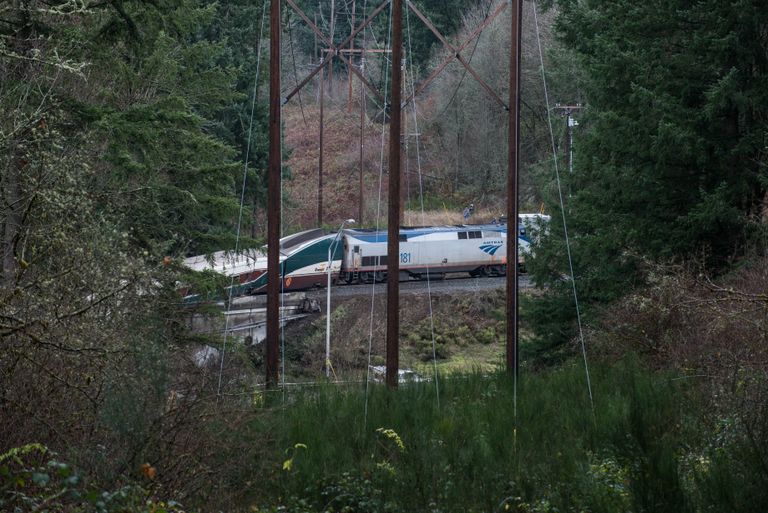 Сход поезда компании Amtrak на мосту в штате Вашингтон. 18 декабря 2017 Сход поезда компании Amtrak на мосту в штате Вашингтон. 18 декабря 2017