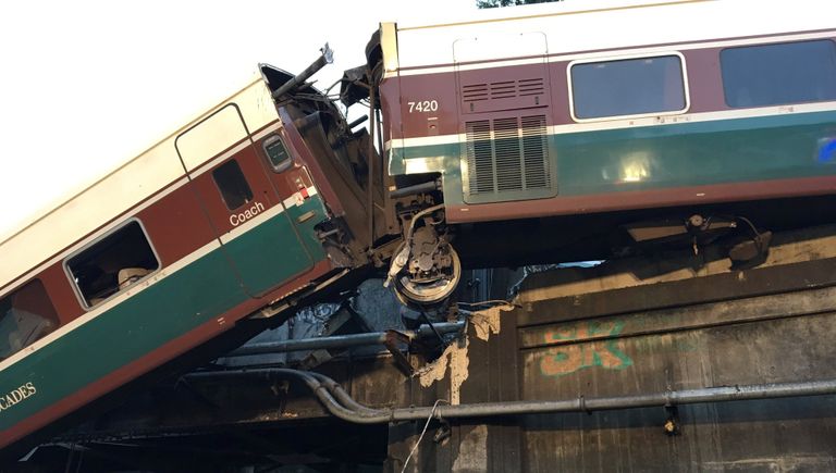 Крушение поезда компании Amtrak на мосту в штате Вашингтон. 18 декабря 2017 Крушение поезда компании Amtrak на мосту в штате Вашингтон. 18 декабря 2017