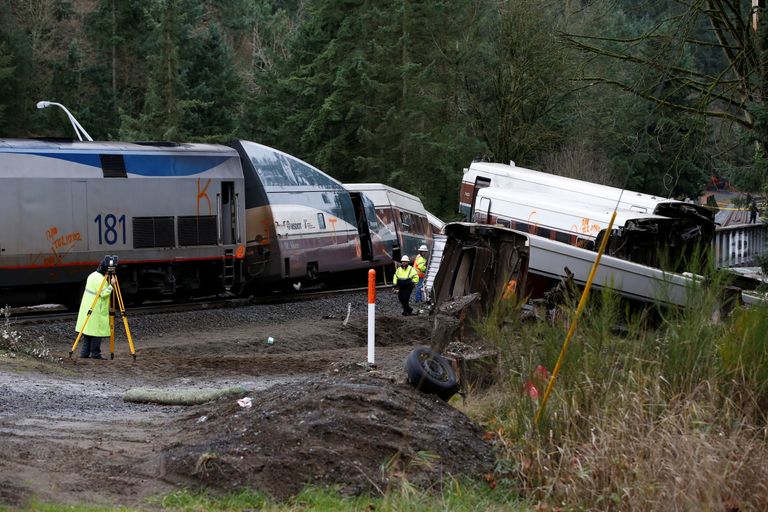 Крушение поезда компании Amtrak на мосту в штате Вашингтон. 18 декабря 2017 Крушение поезда компании Amtrak на мосту в штате Вашингтон. 18 декабря 2017