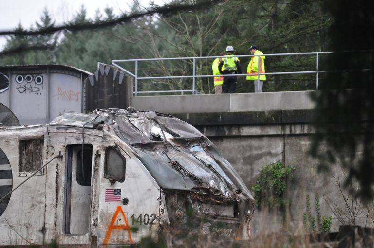 Сход поезда компании Amtrak на мосту в штате Вашингтон. 18 декабря 2017 Сход поезда компании Amtrak на мосту в штате Вашингтон. 18 декабря 2017