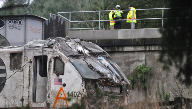 Сход поезда компании Amtrak на мосту в штате Вашингтон. 18 декабря 2017 Сход поезда компании Amtrak на мосту в штате Вашингтон. 18 декабря 2017