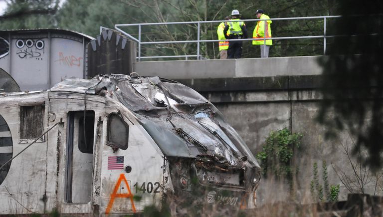 Сход поезда компании Amtrak на мосту в штате Вашингтон. 18 декабря 2017 Сход поезда компании Amtrak на мосту в штате Вашингтон. 18 декабря 2017