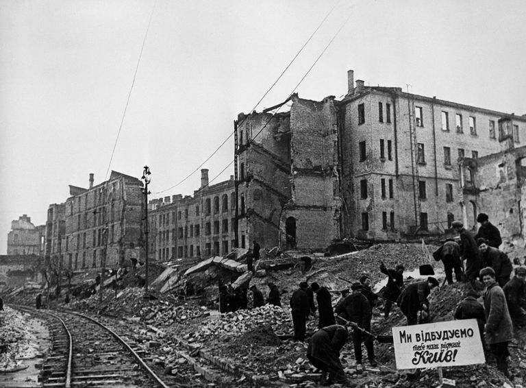 Освобождение Киева от немецко-фашистских захватчиков. Ноябрь 1944 года Освобождение Киева от немецко-фашистских захватчиков. Ноябрь 1944 года