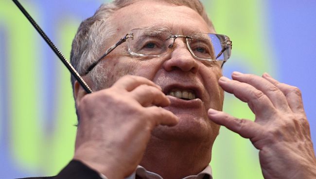 Лидер партии ЛДПР Владимир Жириновский выступает на съезде партии ЛДПР. 20 декабря 2017 Лидер партии ЛДПР Владимир Жириновский выступает на съезде партии ЛДПР. 20 декабря 2017