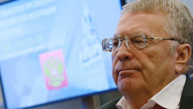 Лидер ЛДПР Владимир Жириновский во время подачи документов в Центральную избирательную комиссию Российской Федерации по выдвижению кандидатом на президентских выборах в 2018 год. 21 декабря 2017 Лидер ЛДПР Владимир Жириновский во время подачи документов в Центральную избирательную комиссию Российской Федерации по выдвижению кандидатом на президентских выборах в 2018 год. 21 декабря 2017