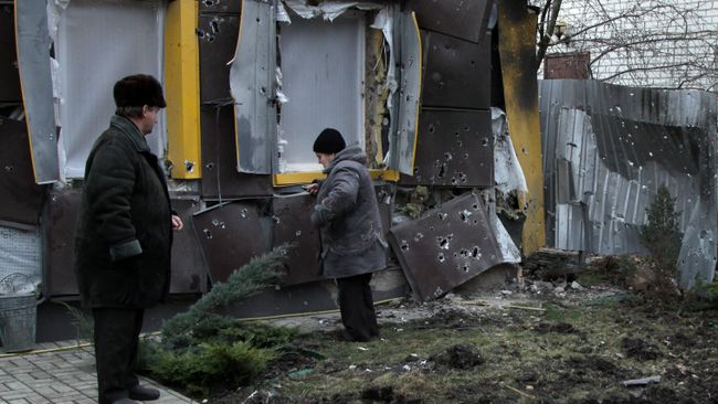 Последствия обстрела в городе Ясиноватая. 21 декабря 2017 Последствия обстрела в городе Ясиноватая. 21 декабря 2017