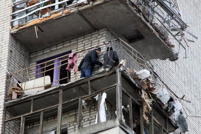 Жилой дом в городе Ясиноватая, пострадавший в результате обстрела. 21 декабря 2017 Жилой дом в городе Ясиноватая, пострадавший в результате обстрела. 21 декабря 2017