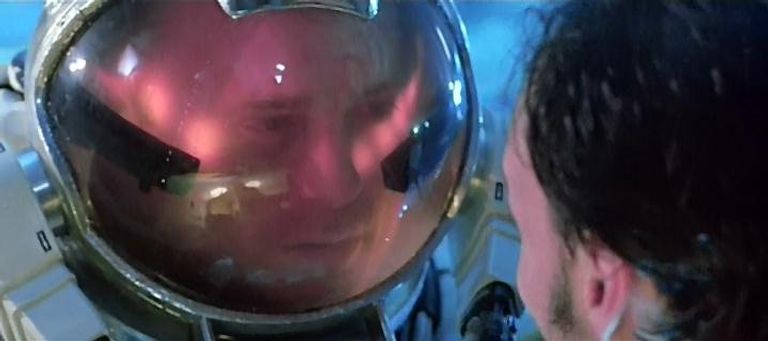 Кадр из фильма Бездна