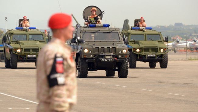 Военный парад на российской авиабазе Хмеймим. Архивное фото Военный парад на российской авиабазе Хмеймим. Архивное фото