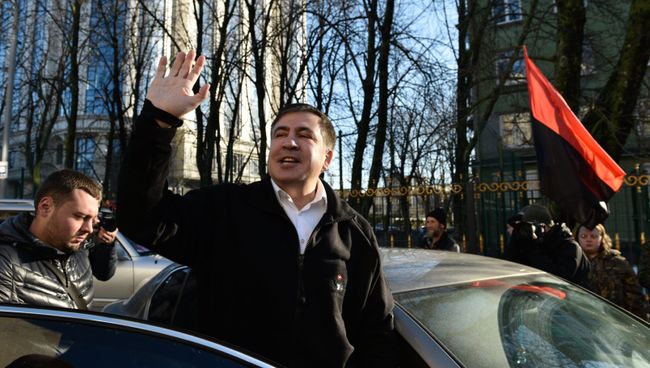 Бывший губернатор Одесской области Украины и лидер политической партии Рух нових сил Михаил Саакашвили отвечает на вопросы журналистов. 26 декабря 2017 Бывший губернатор Одесской области Украины и лидер политической партии Рух нових сил Михаил Саакашвили отвечает на вопросы журналистов. 26 декабря 2017