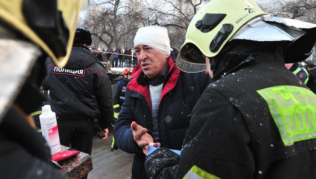 Водитель автобуса В.Тихонов на месте ДТП на Кутузовском проспекте Водитель автобуса В.Тихонов на месте ДТП на Кутузовском проспекте