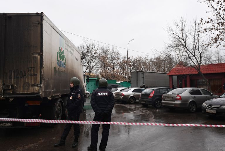 Ситуация на Иловайской улице в Москве, где неизвестный открыл стрельбу. 27 декабря 2017 Ситуация на Иловайской улице в Москве, где неизвестный открыл стрельбу. 27 декабря 2017