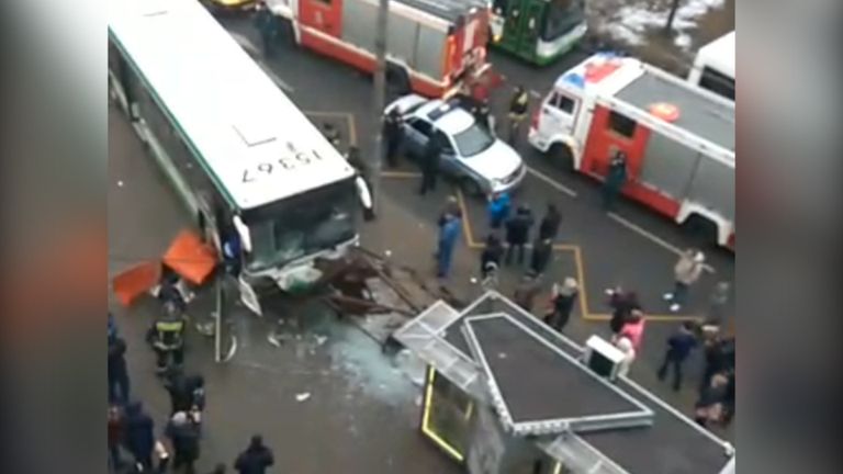 LIVE: Ситуация у станции метро Сходненская, где автобус сбил людей LIVE: Ситуация у станции метро Сходненская, где автобус сбил людей