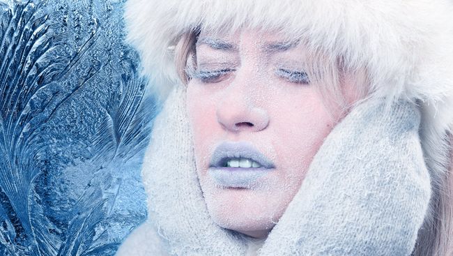 Замерзшая девушка