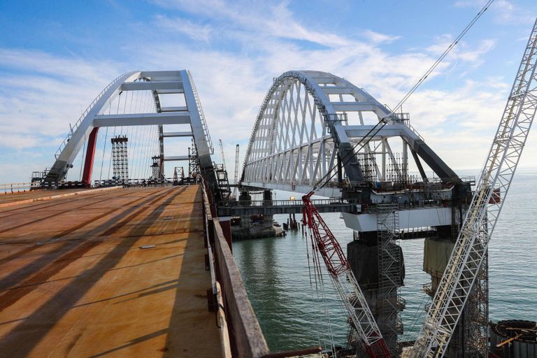 Строительство Крымского моста через Керченский пролив
