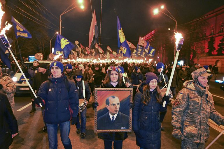 Активисты различных националистических партий во время митинга в честь 109-летия Степана Бандеры в Киеве, Украина. 1 января 2018