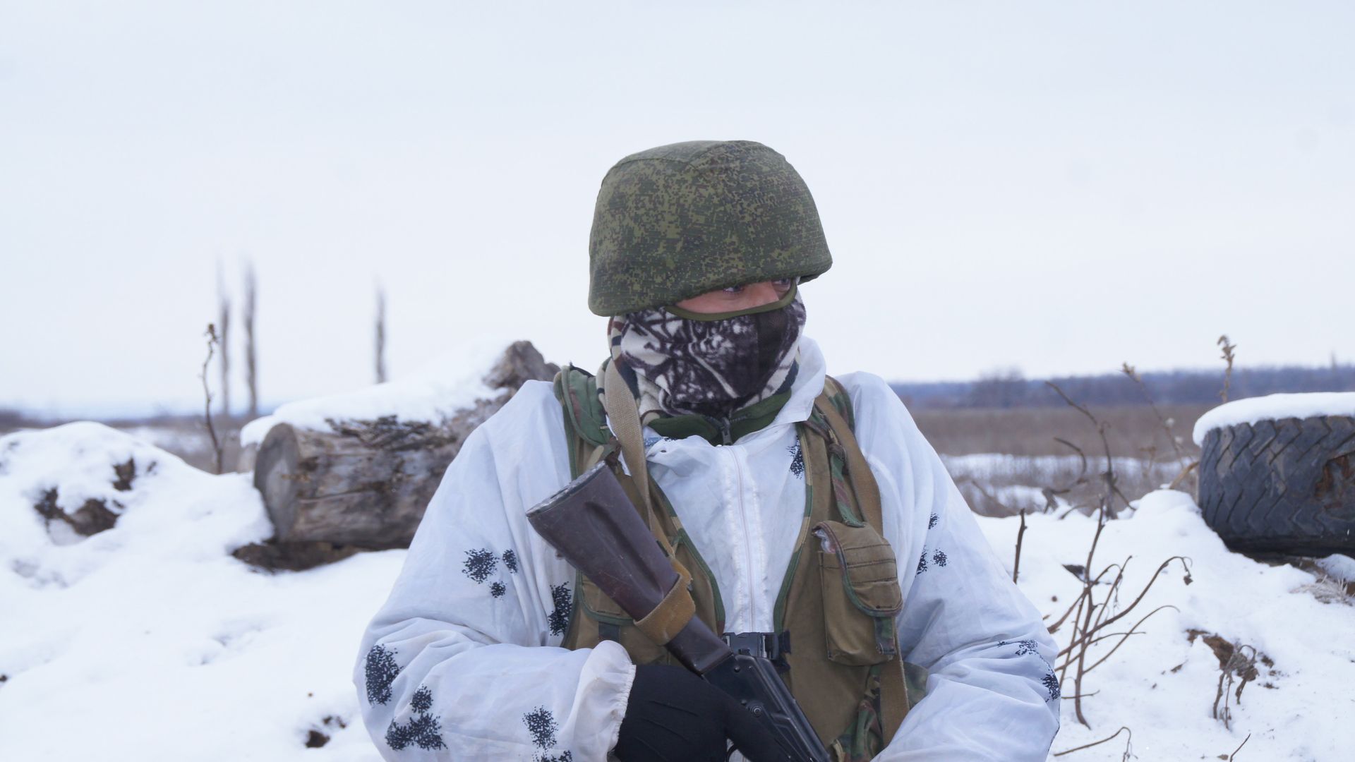 Военнослужащий Народной милиции ЛНР на передовой позиции в Донбассе Военнослужащий Народной милиции ЛНР на передовой позиции в Донбассе - РИА Новости, 1920, 10.03.2021