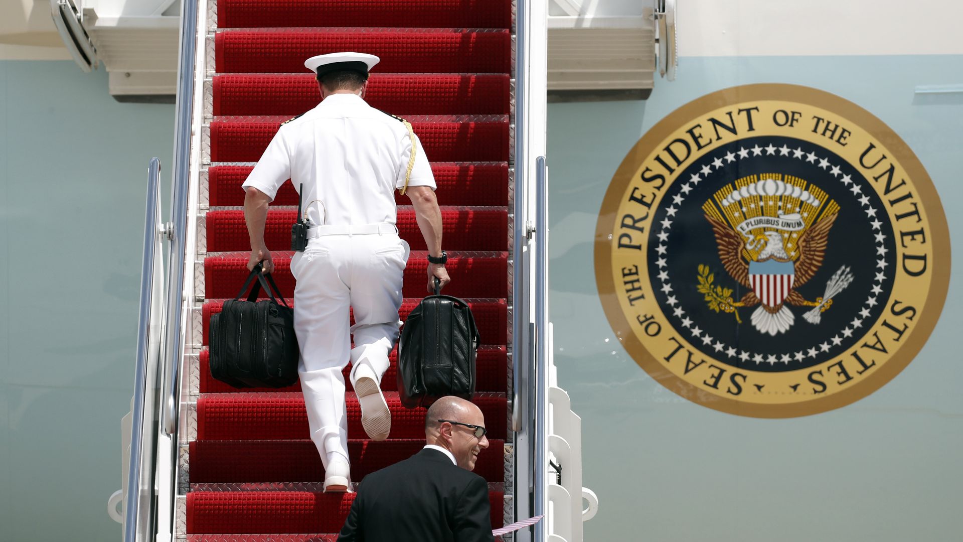 Ядерный чемоданчик президента США Ядерный чемоданчик президента США - РИА Новости, 1920, 30.10.2021