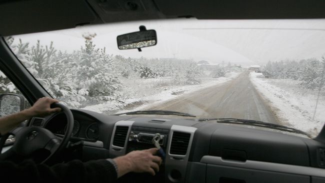 Водитель за рулем автомобиля Водитель за рулем автомобиля