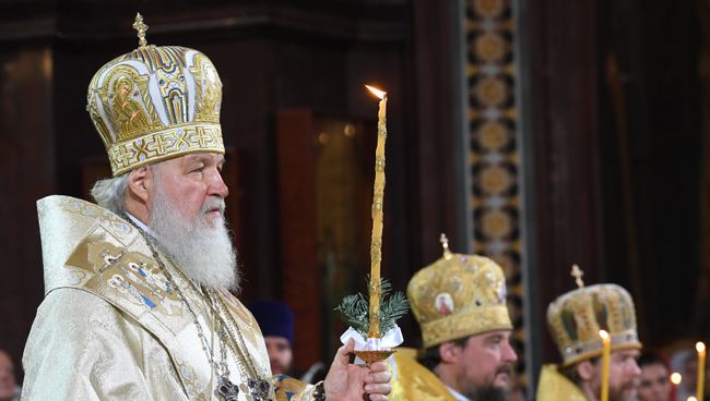 Патриарх Московский и всея Руси Кирилл во время Рождественского богослужения в храме Христа Спасителя в Москве Патриарх Московский и всея Руси Кирилл во время Рождественского богослужения в храме Христа Спасителя в Москве