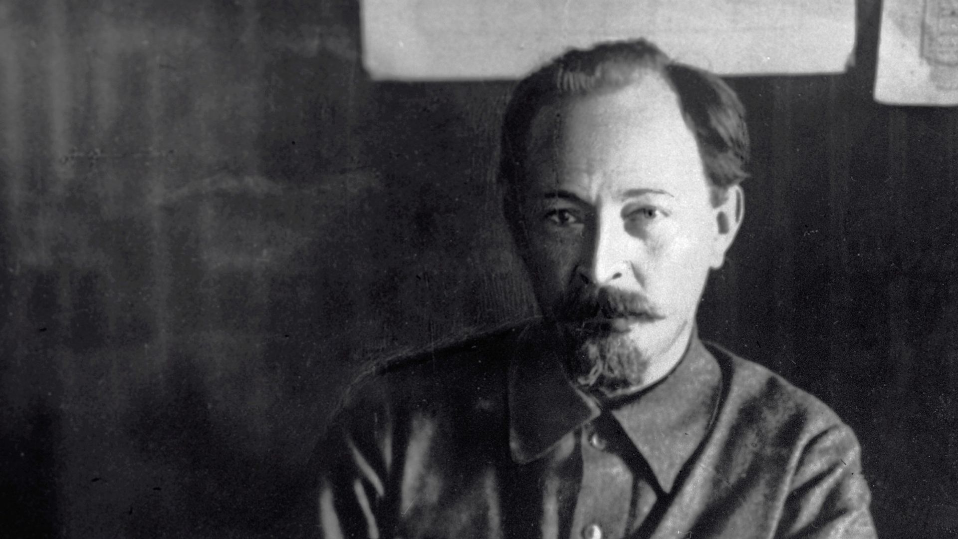Феликс Эдмундович Дзержинский за письменным столом - РИА Новости, 1920, 20.07.2026