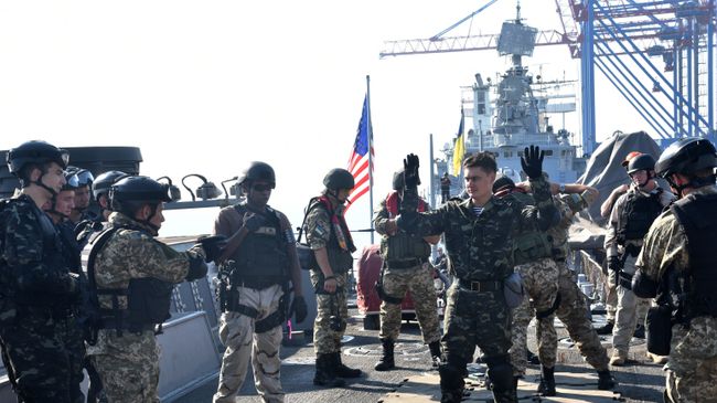 Военнослужащие США и Украины на военных украинско-американских военных учениях Sea Breeze. Архивное фото