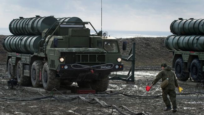 Пусковая установка зенитно-ракетного комплекса С-400 Триумф. Архивное фото Пусковая установка зенитно-ракетного комплекса С-400 Триумф. Архивное фото