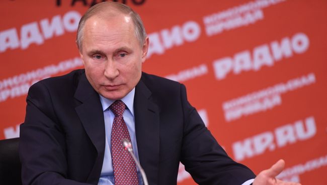 Президент РФ Владимир Путин на встрече с руководителями российских печатных СМИ и информационных агентств в редакции газеты Комсомольская правда. 11 января 2018