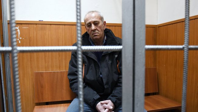 Водитель рейсового автобуса Виктор Тихонов в суде Водитель рейсового автобуса Виктор Тихонов в суде