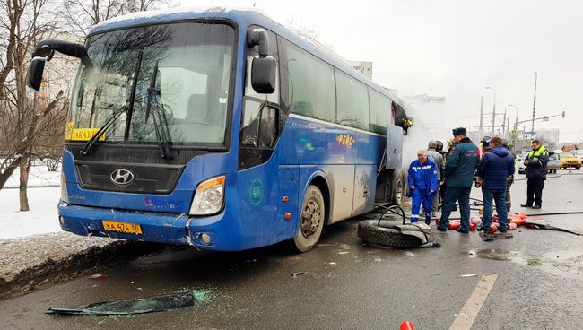 Ликвидация возгорания в моторном отсеке заказного автобуса с пассажирами на Волгоградском проспекте. 14 января 2018 Ликвидация возгорания в моторном отсеке заказного автобуса с пассажирами на Волгоградском проспекте. 14 января 2018