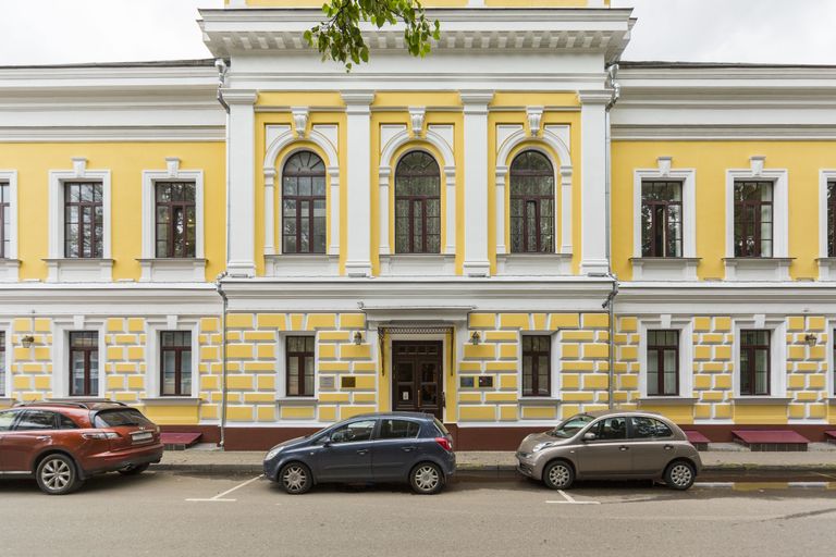 Палаты и модерн: какие исторические дома можно купить в Москве