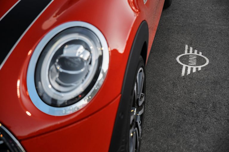 Автомобиль Хетчбэк MINI Автомобиль Хетчбэк MINI