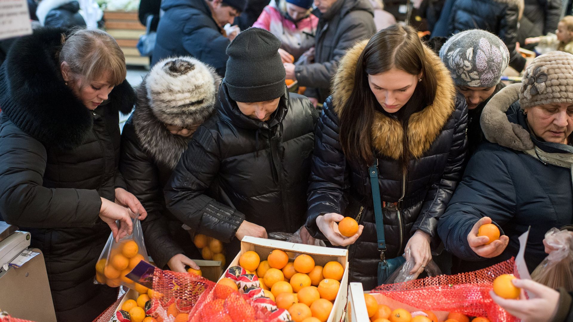 Покупатели в продуктовом магазине Покупатели в продуктовом магазине - РИА Новости, 1920, 31.08.2026