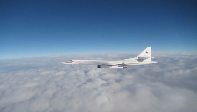 Российские Ту-160 над Северным морем. Кадры минобороны Великобритании Российские Ту-160 над Северным морем. Кадры минобороны Великобритании