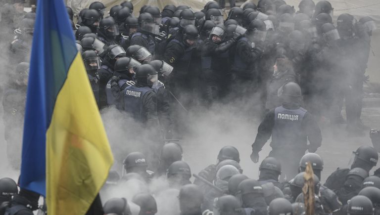 Cтолкновение между митингующими и полицией у здания Верховной рады Украины, Киев. 16 января 2018 Cтолкновение между митингующими и полицией у здания Верховной рады Украины, Киев. 16 января 2018